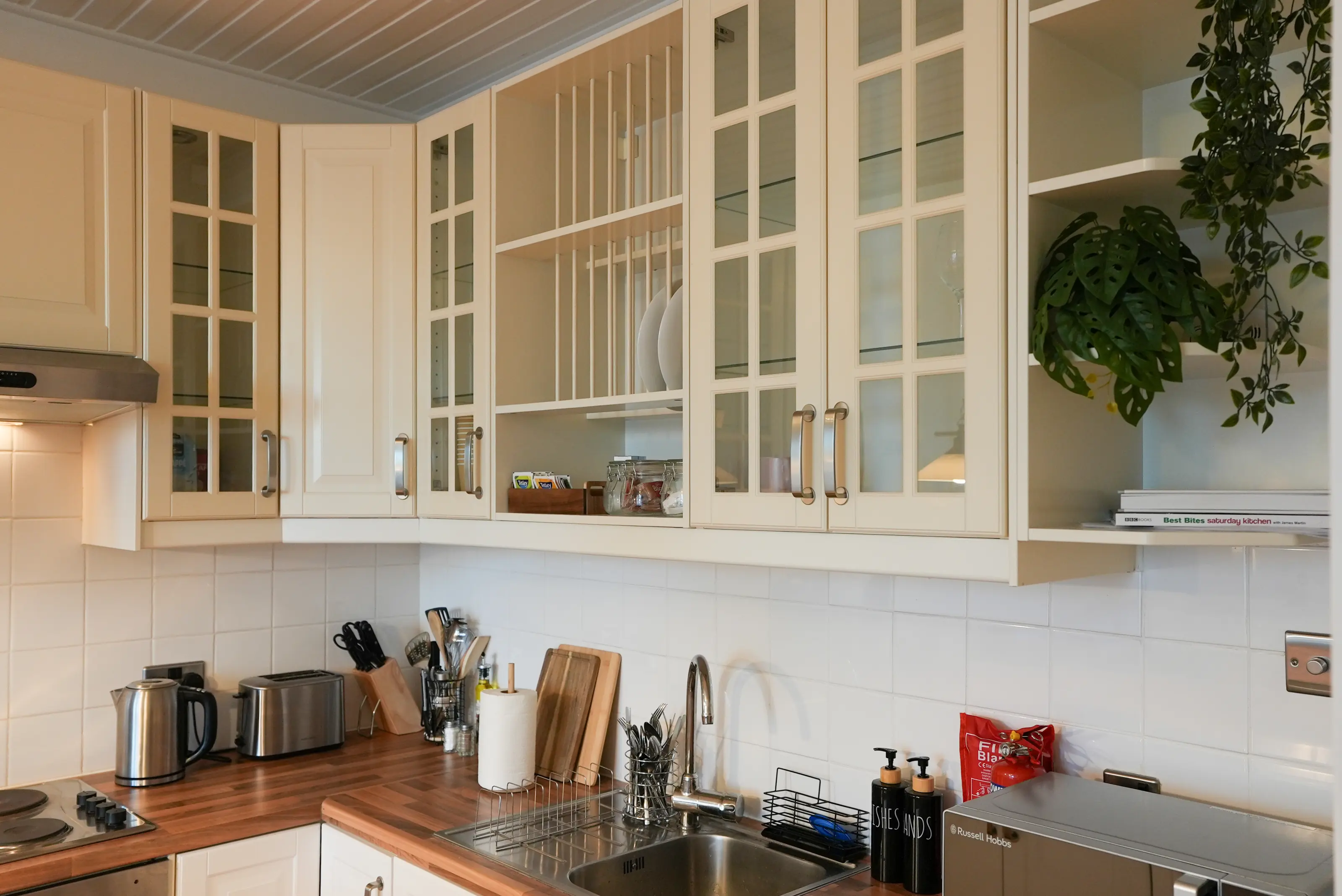 Kitchen with Dolce Gusto coffee machine and essentials